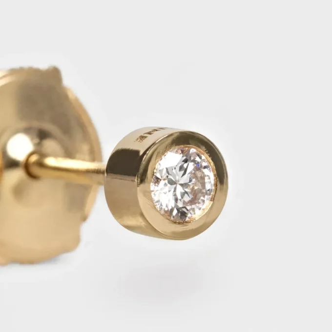 Celine Sentimental Brillant Stud in Yellow Gold and Diamond Celine Sentimental Brillant Stud in Yellow Gold and Diamond