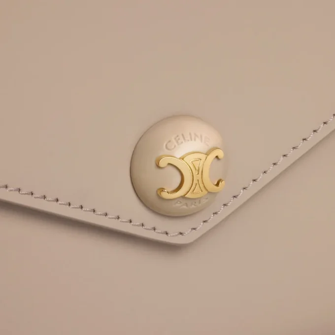 Envelope Wallet on Chain in Shiny Calfskin Envelope Wallet on Chain in Shiny Calfskin