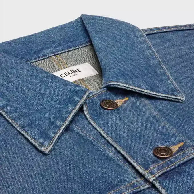 Jacket in Rigid Denim