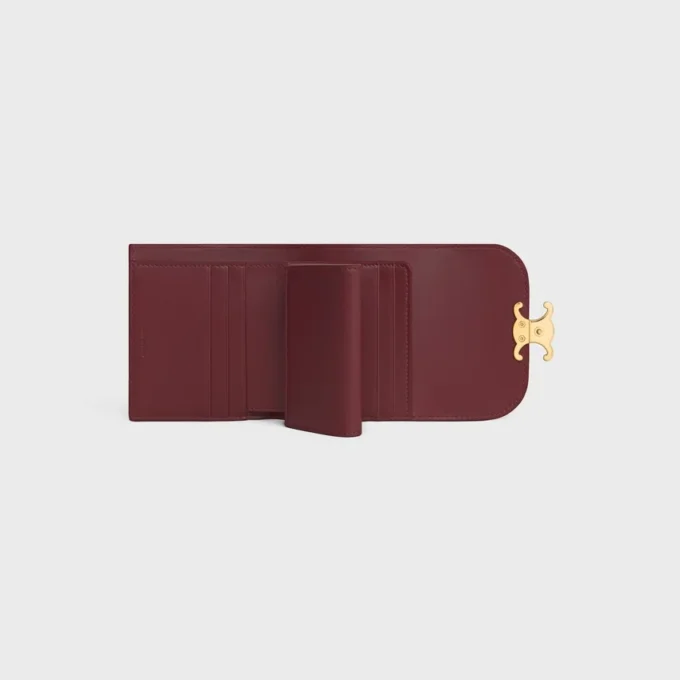 Small Flap Wallet Triomphe in Patent Calfskin