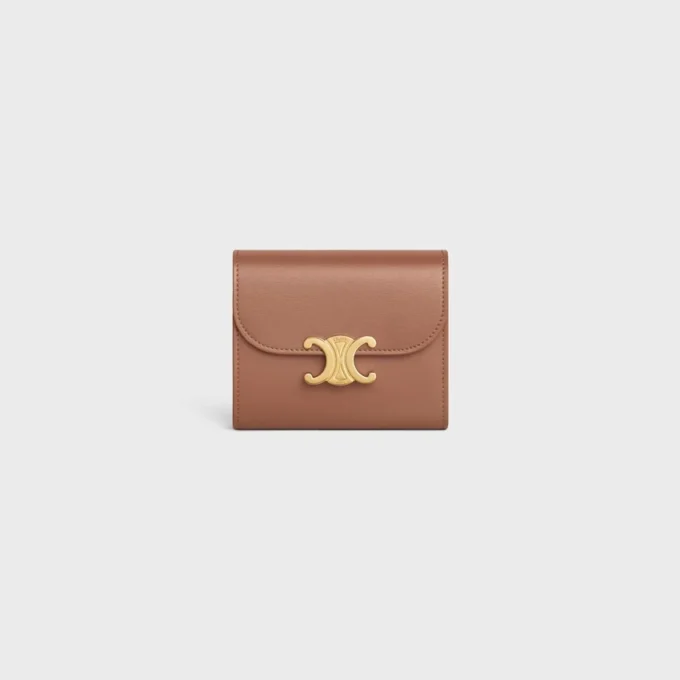 Small Flap Wallet Triomphe in Shiny Calfskin