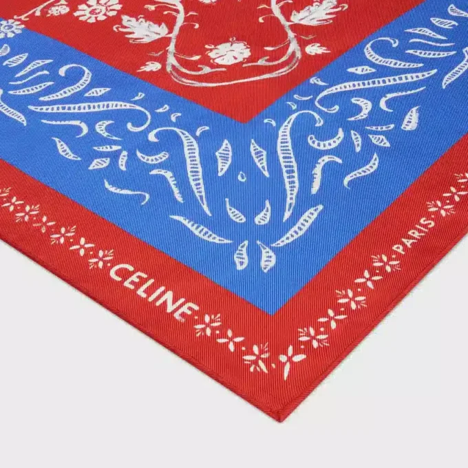 Square in Silk Twill